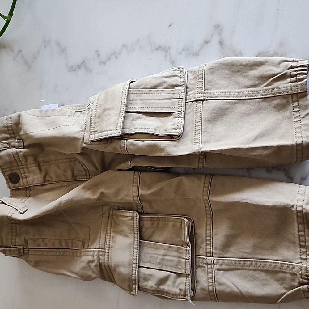 Old Navy cargo pants SZ 18-24 mo. NWT